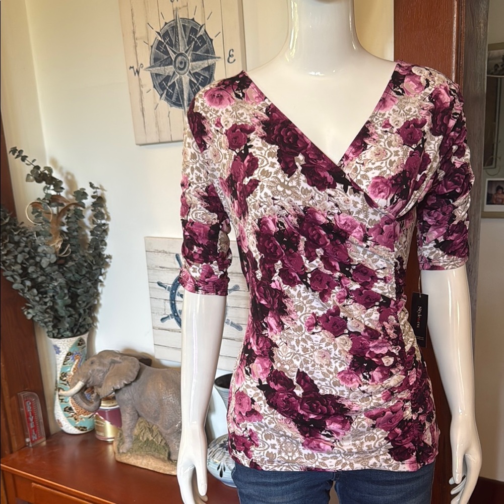 NWT Style&Co size small Floral V-Neck Women's Top